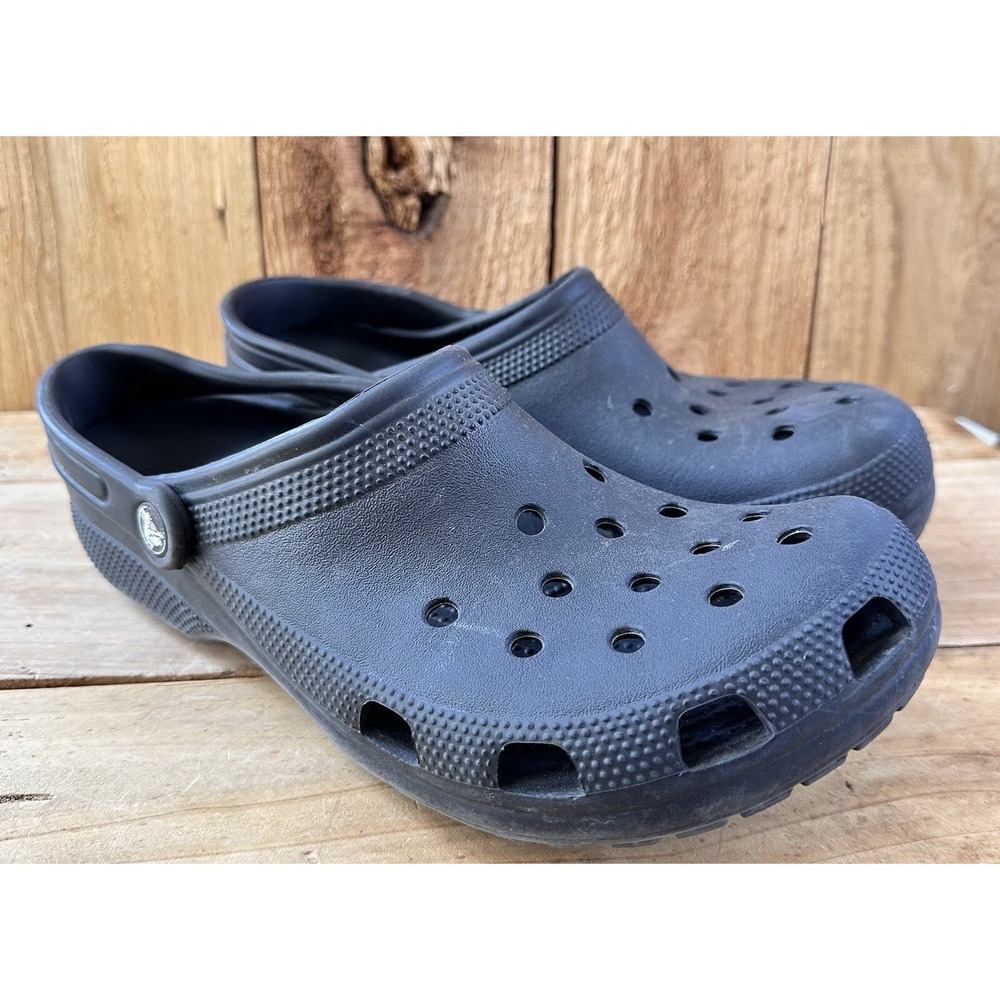 CROCS Black Clogs Shoes Men’s 9 Women’s 11 Comfort
